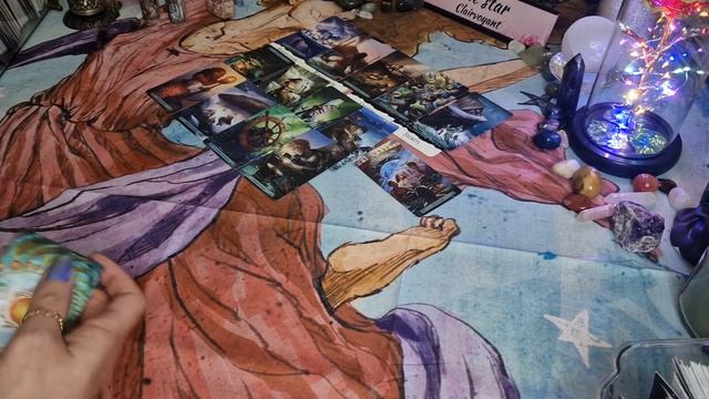 ?What sneaky behaviour is your person engaging in behind your back?? pick a card, tarot timeless ✨️ смотреть онлайн