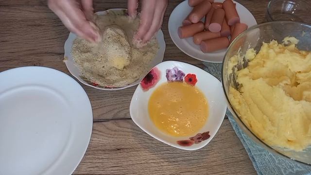Сосиски в пюре. Необычная подача картофельного пюре с сосисками! смотреть онлайн