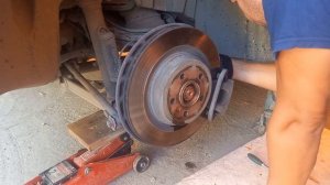 Замена задних тормозных дисков на мерседес ML 350 в кузове W 166