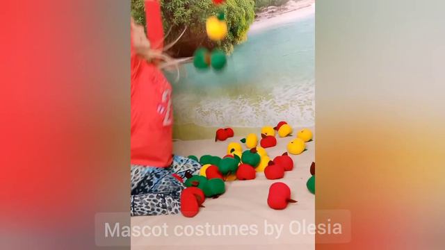 Играем с яблоками) apple 🍏веселые игры с детьми смотреть онлайн