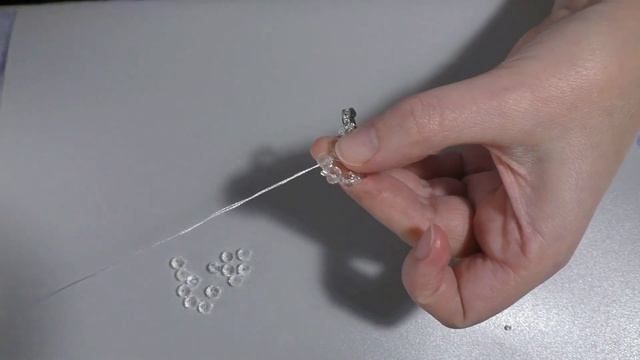 Как сделать ✨ переливающиеся серьги своими руками из бисера и бусин на Новый год: мастер-класс