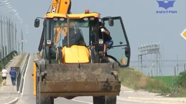 Ремонт дороги сделали на скорую руку. смотреть онлайн