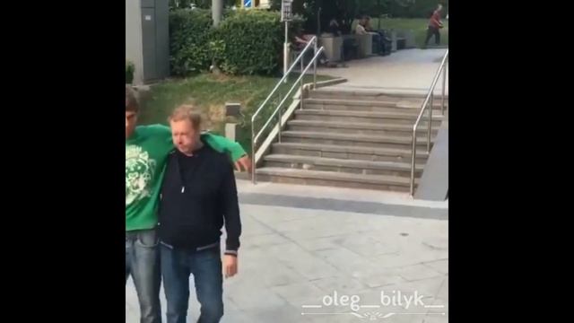 Алкаши упали с лестницы | Эффект бабочки смотреть онлайн