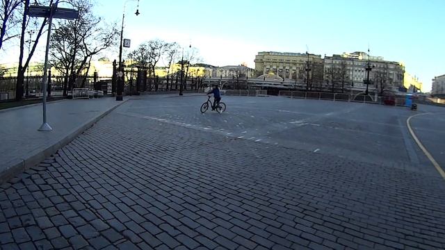 Аня в центре ....копы не спят (Красная площадь). смотреть онлайн