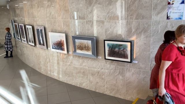 Миллион алых роз и другие букеты в акварели! Художники Минска поздравляют женщин с днём весны смотреть онлайн