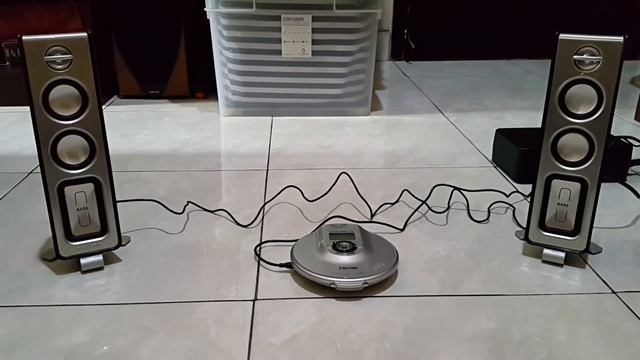 SONY CD WalkMan D-NF600 w/ Philips MMS 321 смотреть онлайн