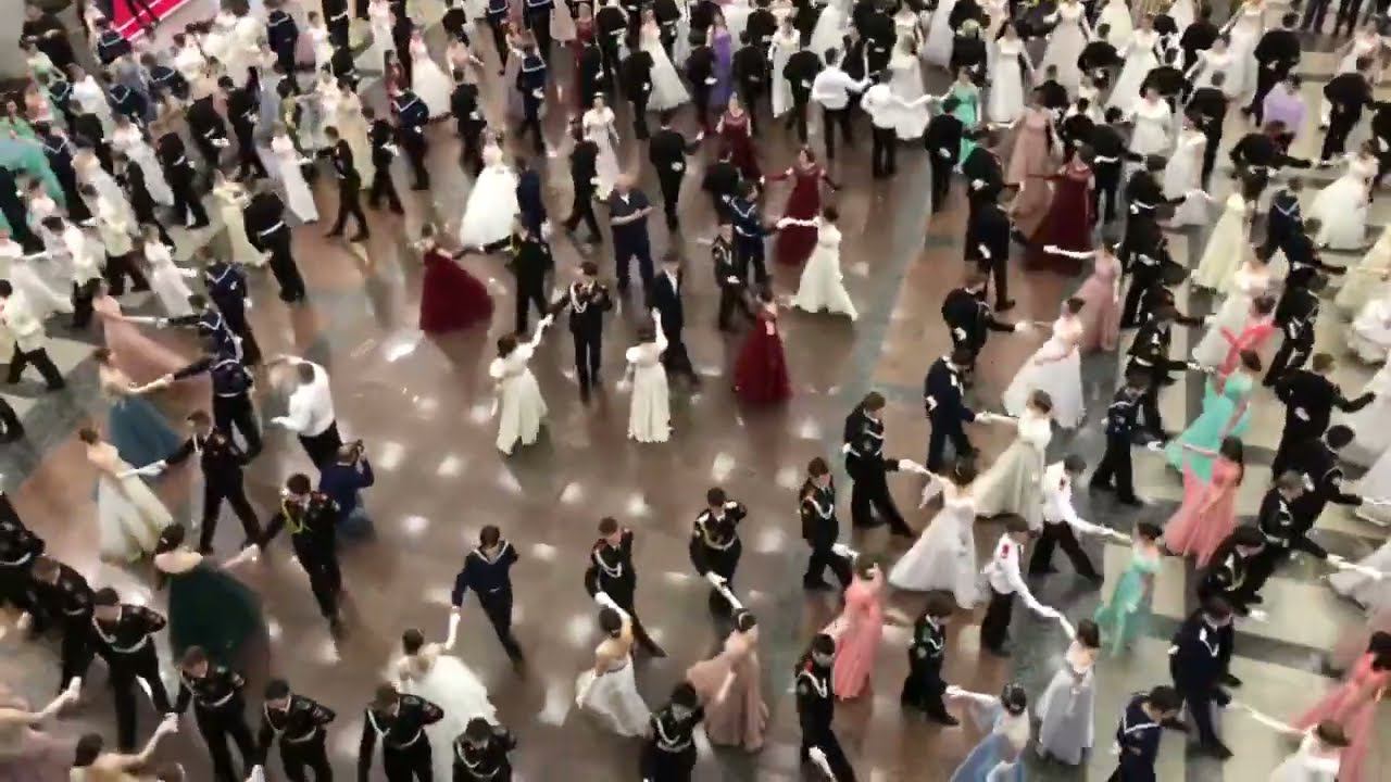 Падеграс. Смотреть всем! Волшебный, нежный на Большом кадетском балу в Музее Победы смотреть онлайн