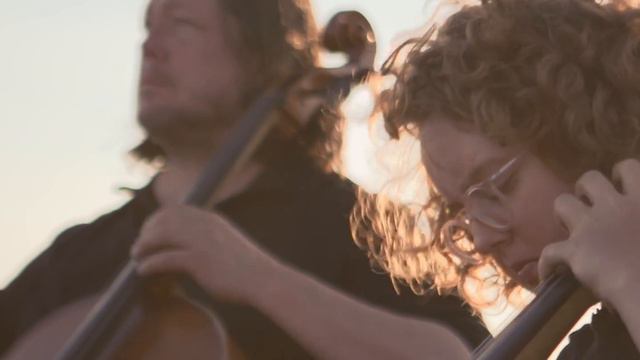 "Between the Bars" Portland Cello Project cover Elliott Smith смотреть онлайн