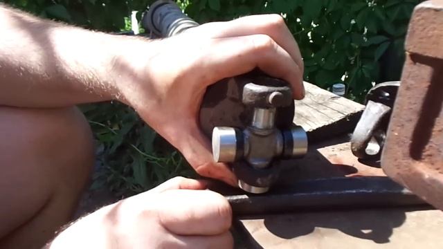 Замена крестовины ВАЗ 2107, устранение скрипов и стуков из под днища. смотреть онлайн
