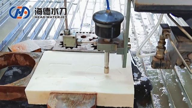 Станок гидроабразивной резки резал эмульсионный материал--HEAD Waterjet