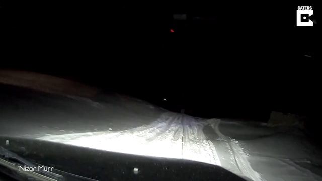 Falling Meteor Lights Up Night Sky смотреть онлайн