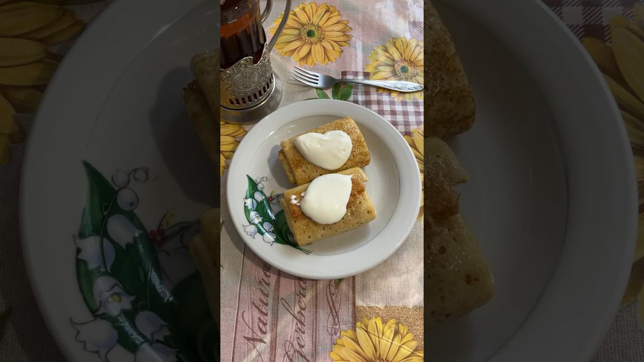 На завтрак у меня сегодня блинчики с печенью, добавил немного сметаны и чай