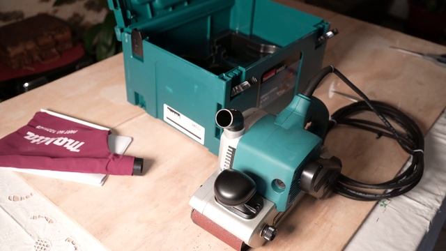 146. Szlifierka taśmowa Makita 9403 смотреть онлайн