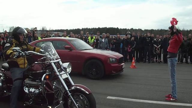 Dodge Charger V8 5.7 vs Bike LS1 V8 5.7 смотреть онлайн