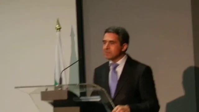 Росен Плевнелиев представя хрониката за Петър Стоянов - www.PlovdivskiNovini.com смотреть онлайн