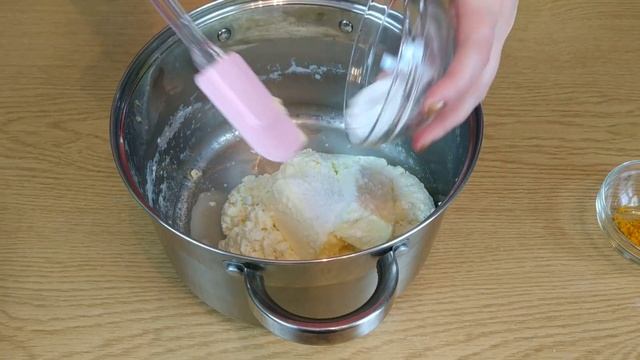 ТВЕРДЫЙ СЫР из творога и молока. Как сварить домашний сыр БЫСТРО ПРОСТО ВКУСНО. Рецепт БЕЗ ЯИЦ! смотреть онлайн