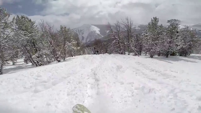 Орет и катится с горы смотреть онлайн