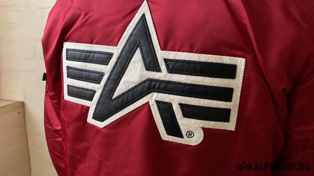 Красная куртка Alpha Industries Coaches Jacket "Commander Red" - детальный обзор от AlphaInd.ru смотреть онлайн