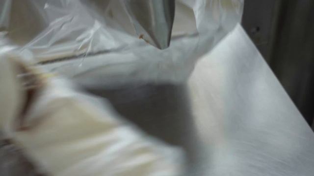 Как делают торты, пирожные и сырье на заводе "Регион Продукт"/ Беларусь смотреть онлайн