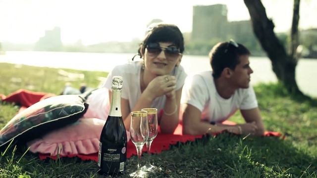 лавстори Евгения и Светланы на берегу смотреть онлайн