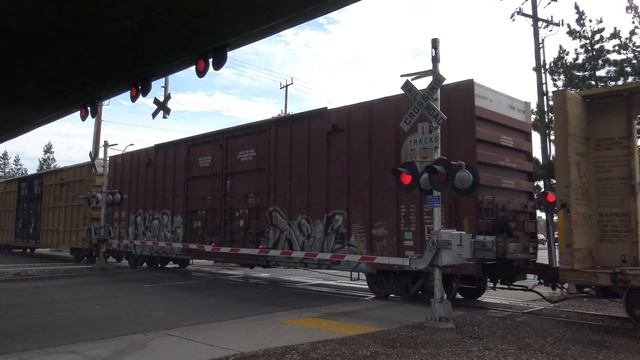 UP 1488 LRR93 Lodi Local Shoving, Sunrise Blvd. Railroad Crossing, Rancho Cordova CA смотреть онлайн