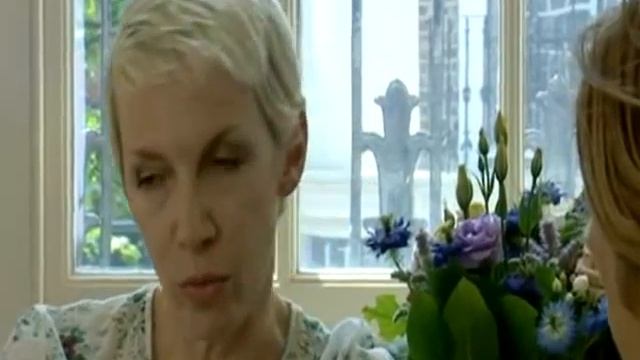 Annie Lennox shares her thoughts about Peace and Peace One Day смотреть онлайн