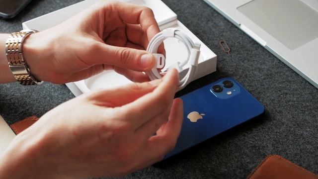 Молчаливая распаковка iPhone 12 и первое включение смотреть онлайн
