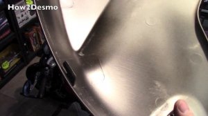 Как снять бак на Ducati Monster 696, 796, 1100.