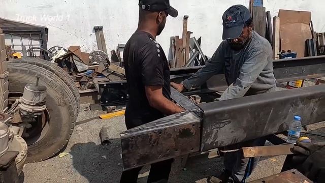 Nissan Truck Chassis 3 Meters Longer and Cabin restoration || Truck World 1 || смотреть онлайн