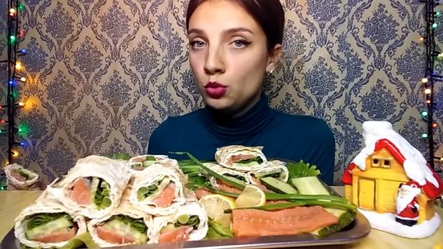 Мукбанг:// ?РОЛЛЫ ИЗ ЛОСОСЯ?!? //EATING SHOW// NOT ASMR. смотреть онлайн