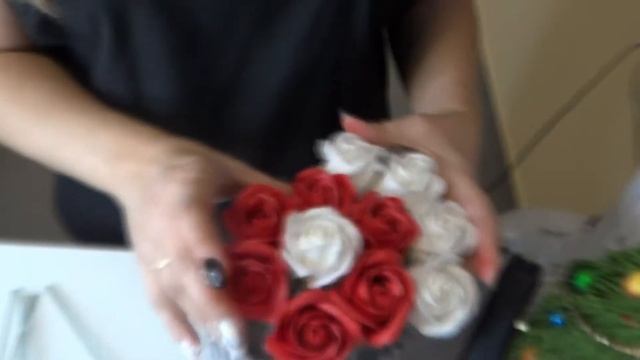 Делаем букет из мыльных роз в коробке. Сможешь повторить! Making a bouquet of soap roses in a box. смотреть онлайн