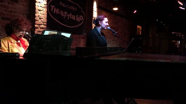 Kim Kalesti and Una Stade смотреть онлайн