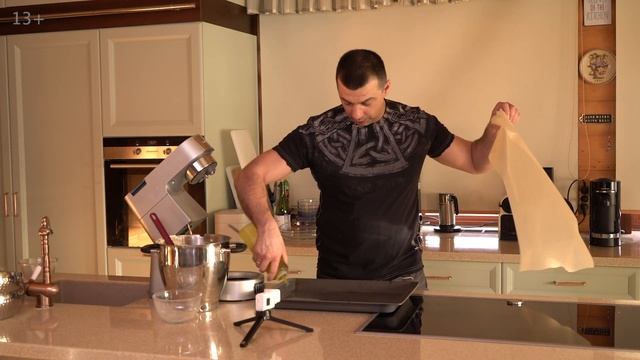 Пышный БИСКВИТ для торта, который получится у всех | Классический бисквит без разрыхлителя рецепт смотреть онлайн