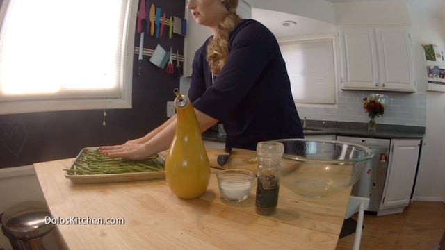 Roasted Garlic Green Beans- Explicit смотреть онлайн
