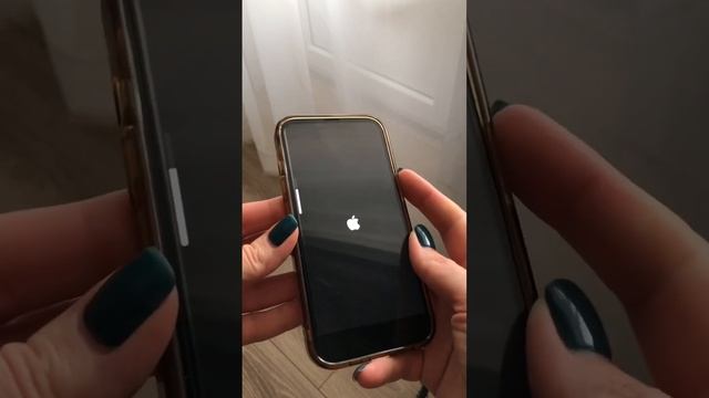 Скорая помощь, если завис телефон #lifehacks #завистелефон #зависайфон смотреть онлайн