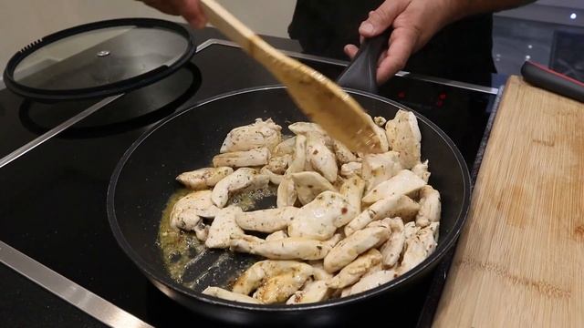 Как можно быстро вкусно салатик приготовить из куриного филе .Рецепт обалденный I Hähnchensalat смотреть онлайн