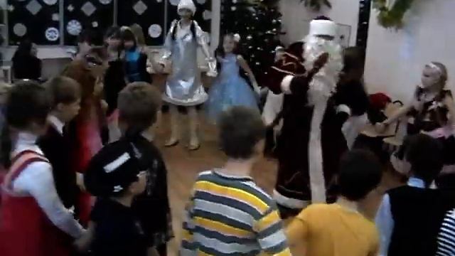 Новогодний праздник в школе смотреть онлайн