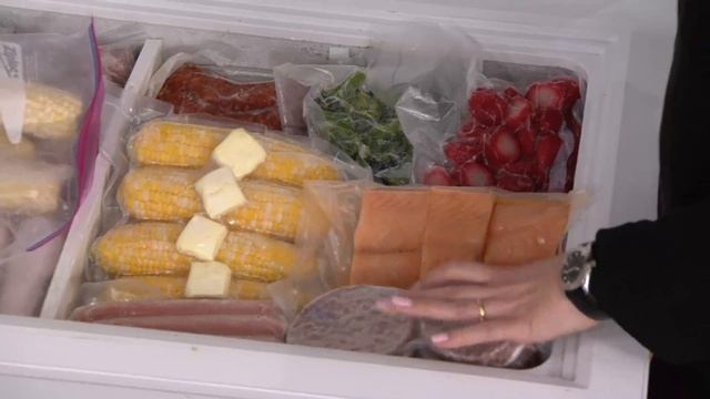 FoodSaver V2865 Vertical Flip Stainless Steel Vacuum Sealer w/ 105 Bags on QVC смотреть онлайн