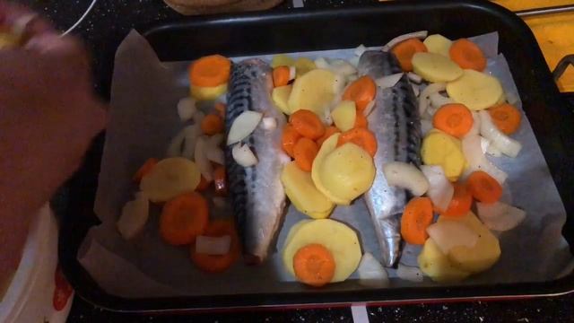 Скумбрия с овощами (запечённая в духовке) эпизод [N"67] смотреть онлайн