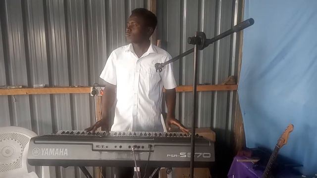 Joshua playing kamba praise solo keyboard a смотреть онлайн