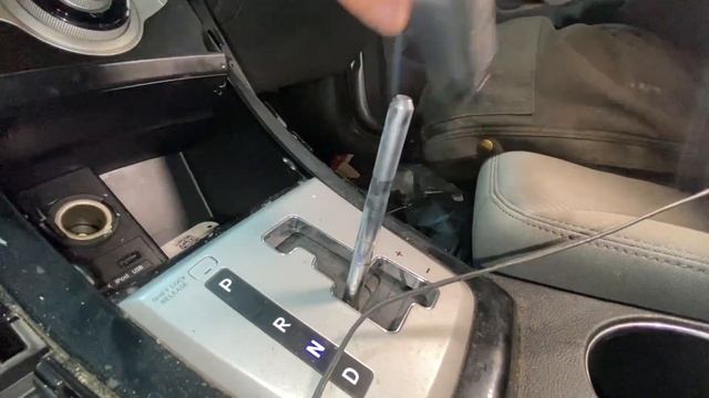 10-16 Hyundai Elantra ￼centre console removal. смотреть онлайн