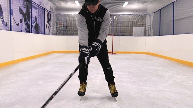 Финт №1. Как поднять шайбу на клюшку? смотреть онлайн