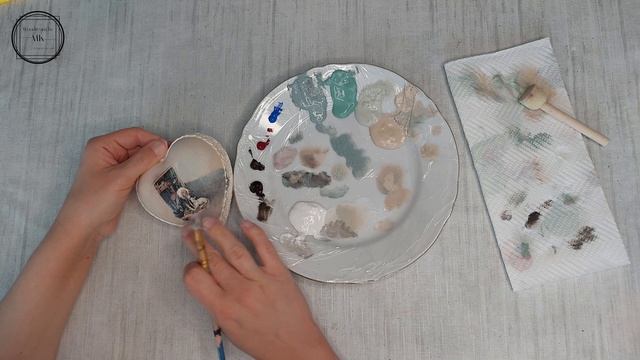 Decoupage Heart ??? -#decoupage #tutorial #itdcollection #diy #diycraft #decoupagebauble #artdeco