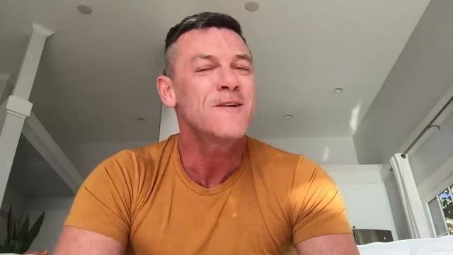 Luke Evans – You’ll Never Walk Alone (Home Singing Video)