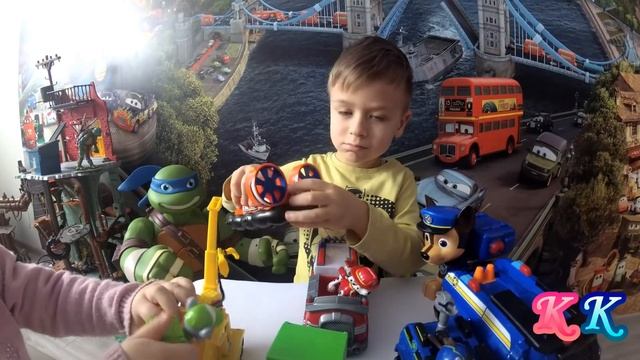 Кира и Кирилл ОБЗОР ИГРУШЕК Щенячий патруль смотреть онлайн