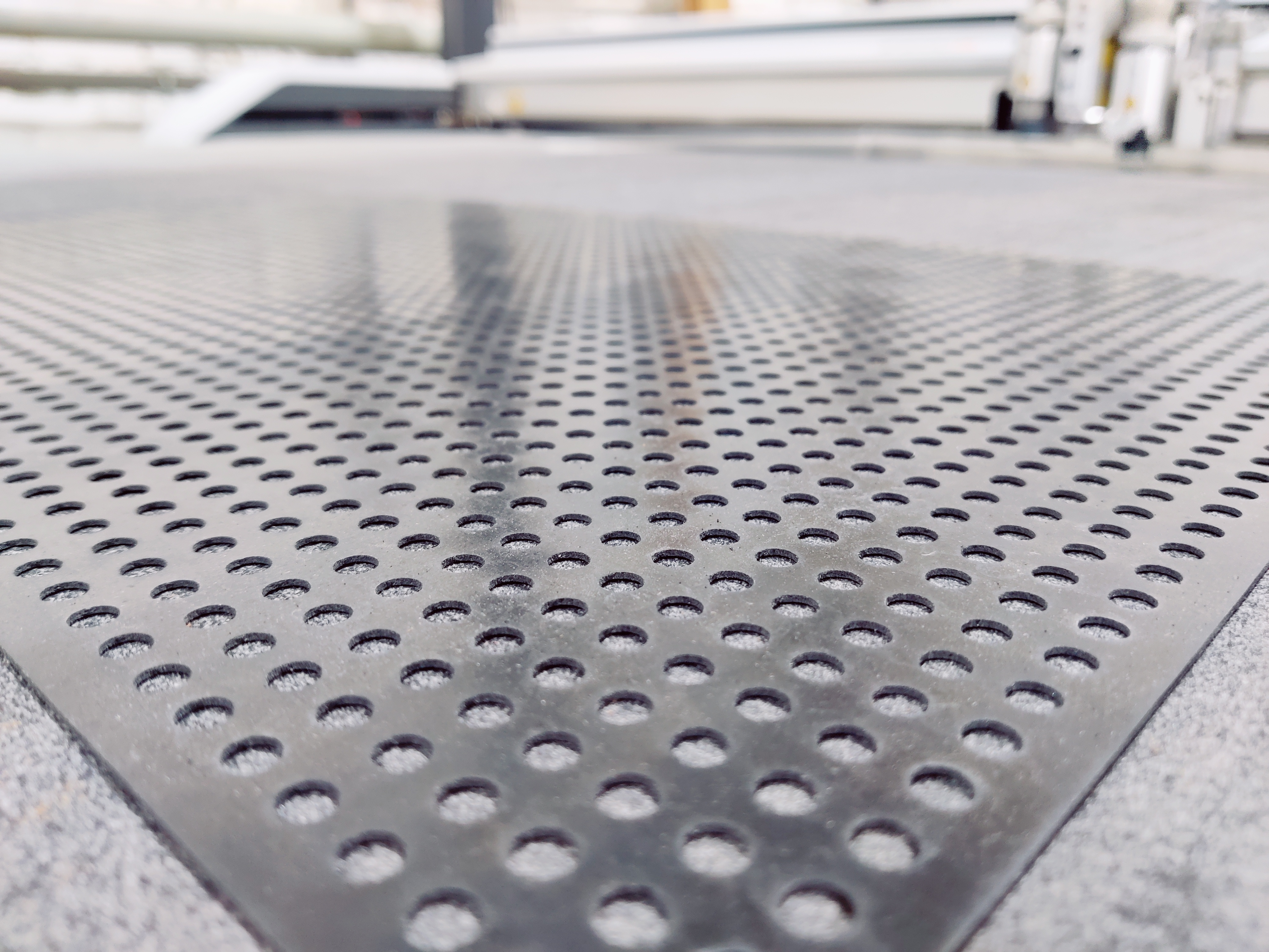 Резка резины на плоттере смотреть онлайн