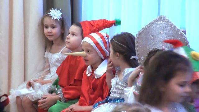 Новогодний веселый хоровод и Карабас-Барабас смотреть онлайн