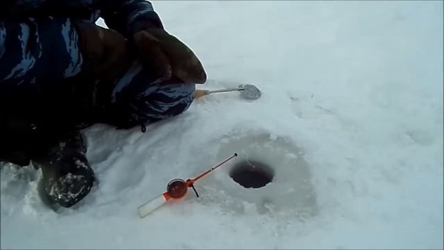 Рыбалка на Суре под сурским мостом 2 (4. 02.2017) смотреть онлайн