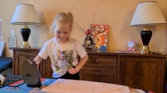 ЧЕЛЛЕНДЖ Я ПОМОГАЮ МАМЕ. Изостудия БЛИК, Эбергардт Мария, 7 лет смотреть онлайн