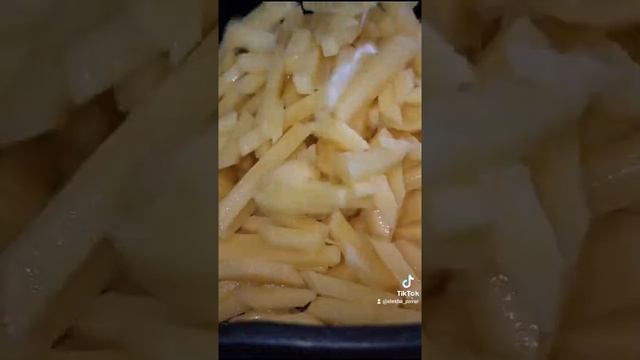 Жареная картошка с грибами #жаренаякартошкасгрибами #жаренаякартошка смотреть онлайн
